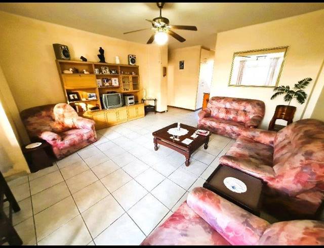 2 BEDROOM FLAT SOLD IN ASHLEY
